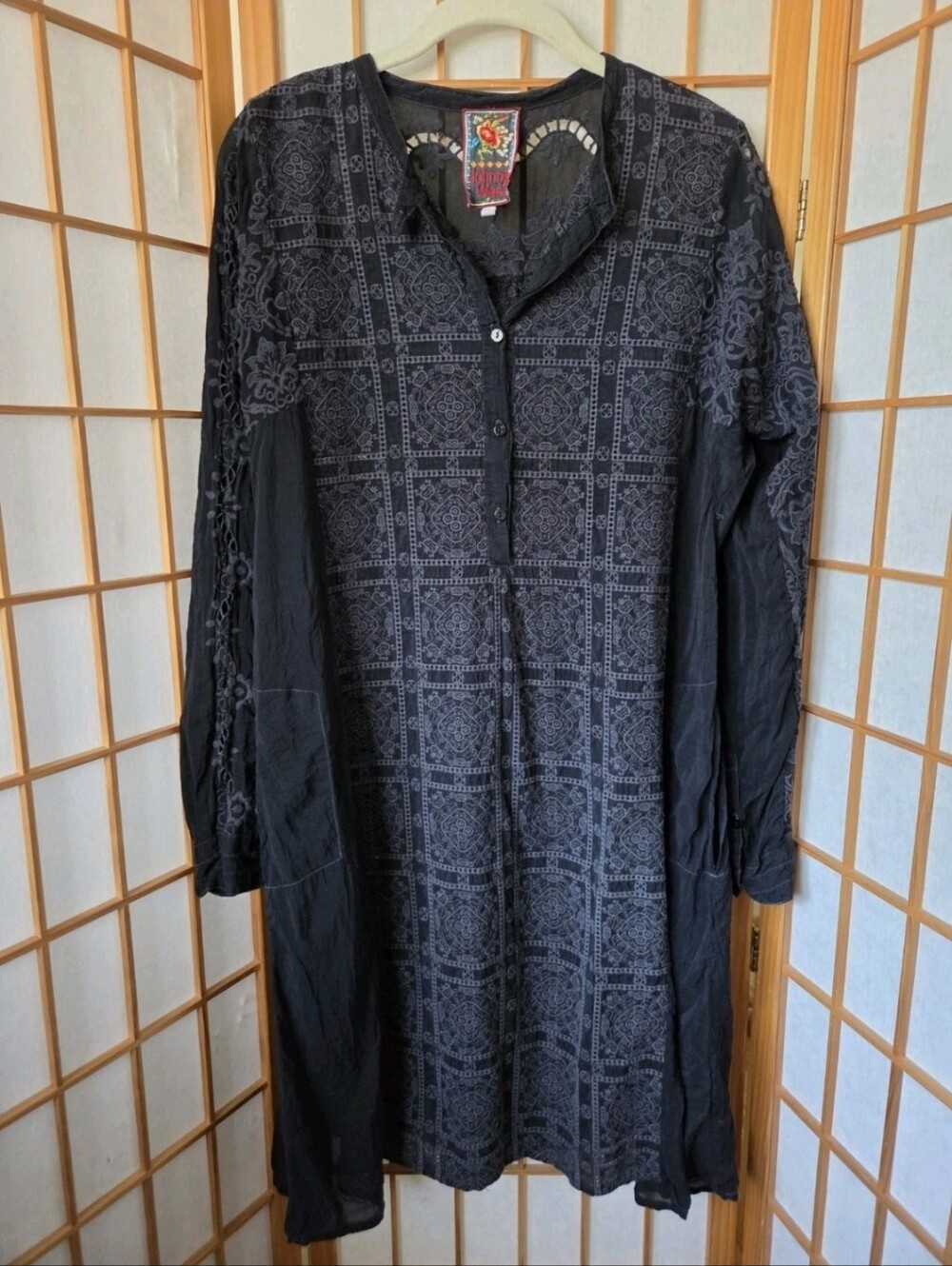 NEW WOMENS JONNY WAS GRAY RAYON LONG SLEEVES BUTTONS UP CROCHETED TUNIC DRESS M